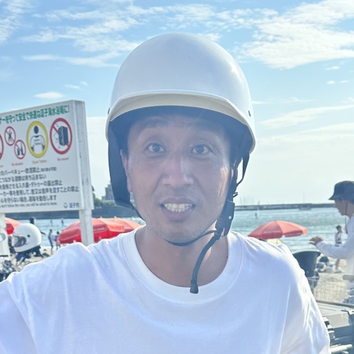 スタッフ タナカ